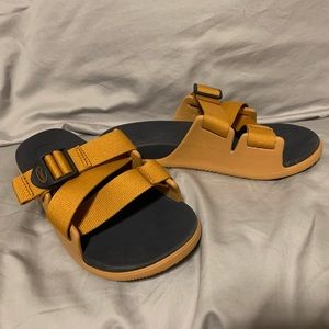 Chaco Chillos Slides